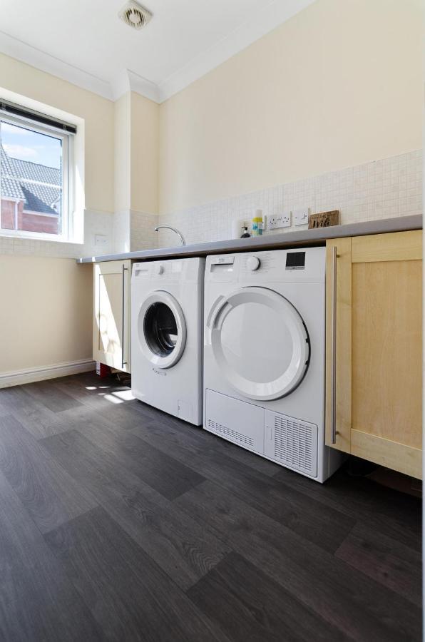 ノリッチ 4Br Townhouse Wbalcony Free Parking Fast Wi-Fiヴィラ エクステリア 写真